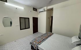 Pipewalas House I Near Kashi Vishwanath